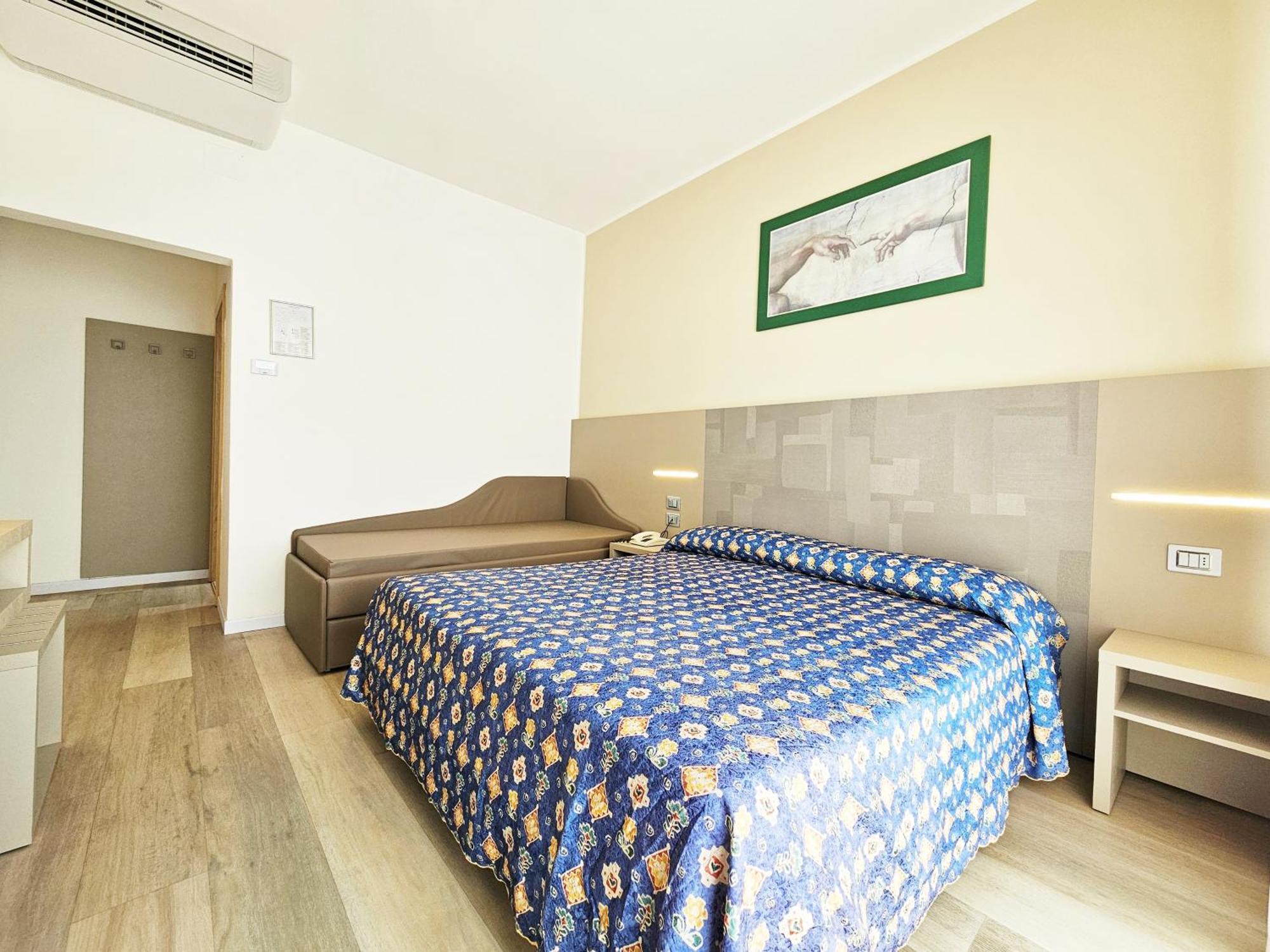 Hotel Ornella Lido di Jesolo Bagian luar foto