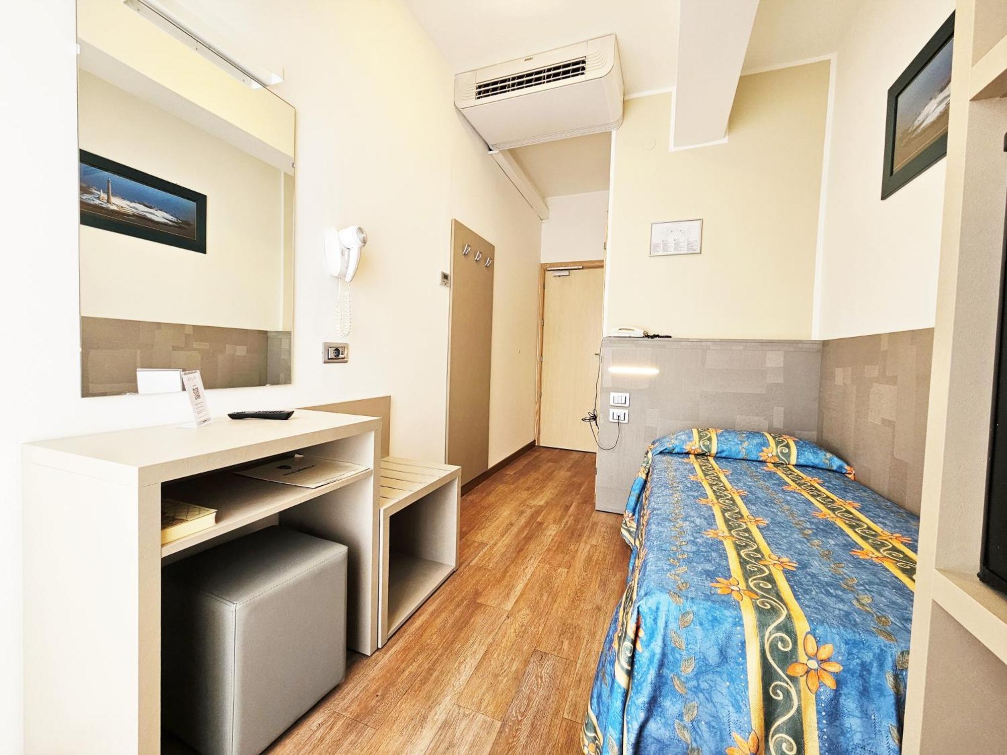 Hotel Ornella Lido di Jesolo Bagian luar foto