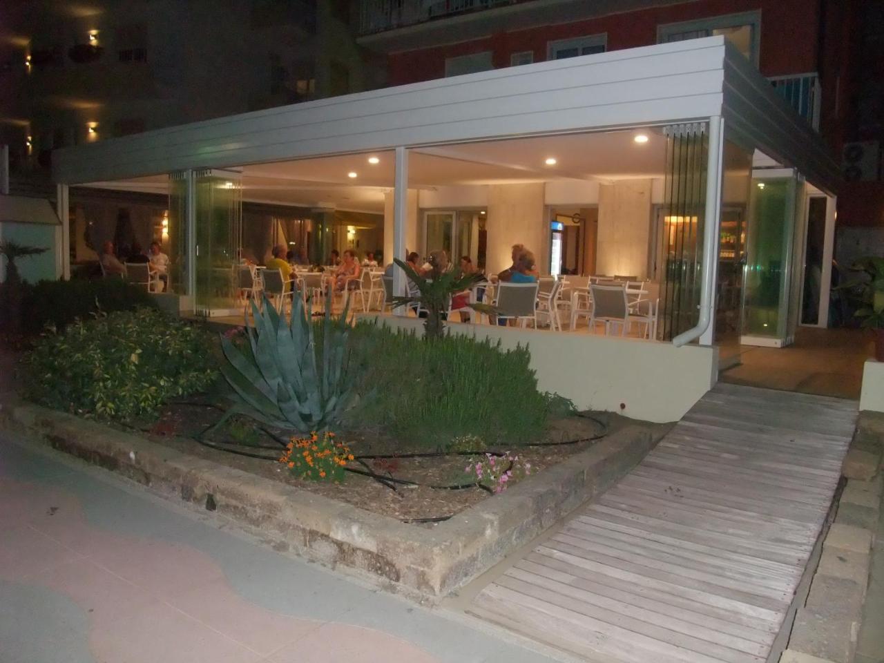 Hotel Ornella Lido di Jesolo Bagian luar foto